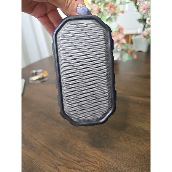 Polaroud model# PBT524 Wireless Portable Bluetooth Speaker Black - Picture 16 of 16